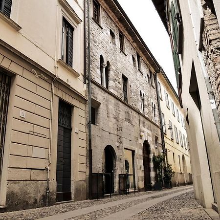 Casa Del Pittore - Elegante Appartamento Del 1200 - Centro Storico Комо Екстер'єр фото