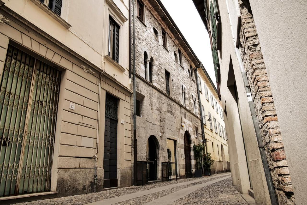 Casa Del Pittore - Elegante Appartamento Del 1200 - Centro Storico Комо Екстер'єр фото